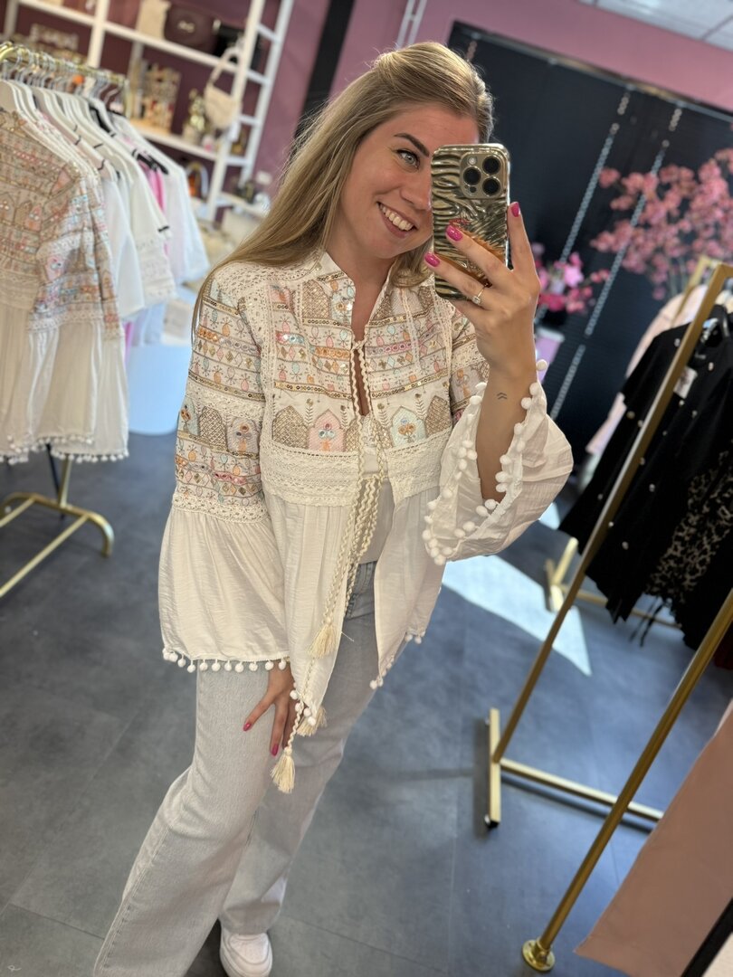 Wit blousje met een boho printje