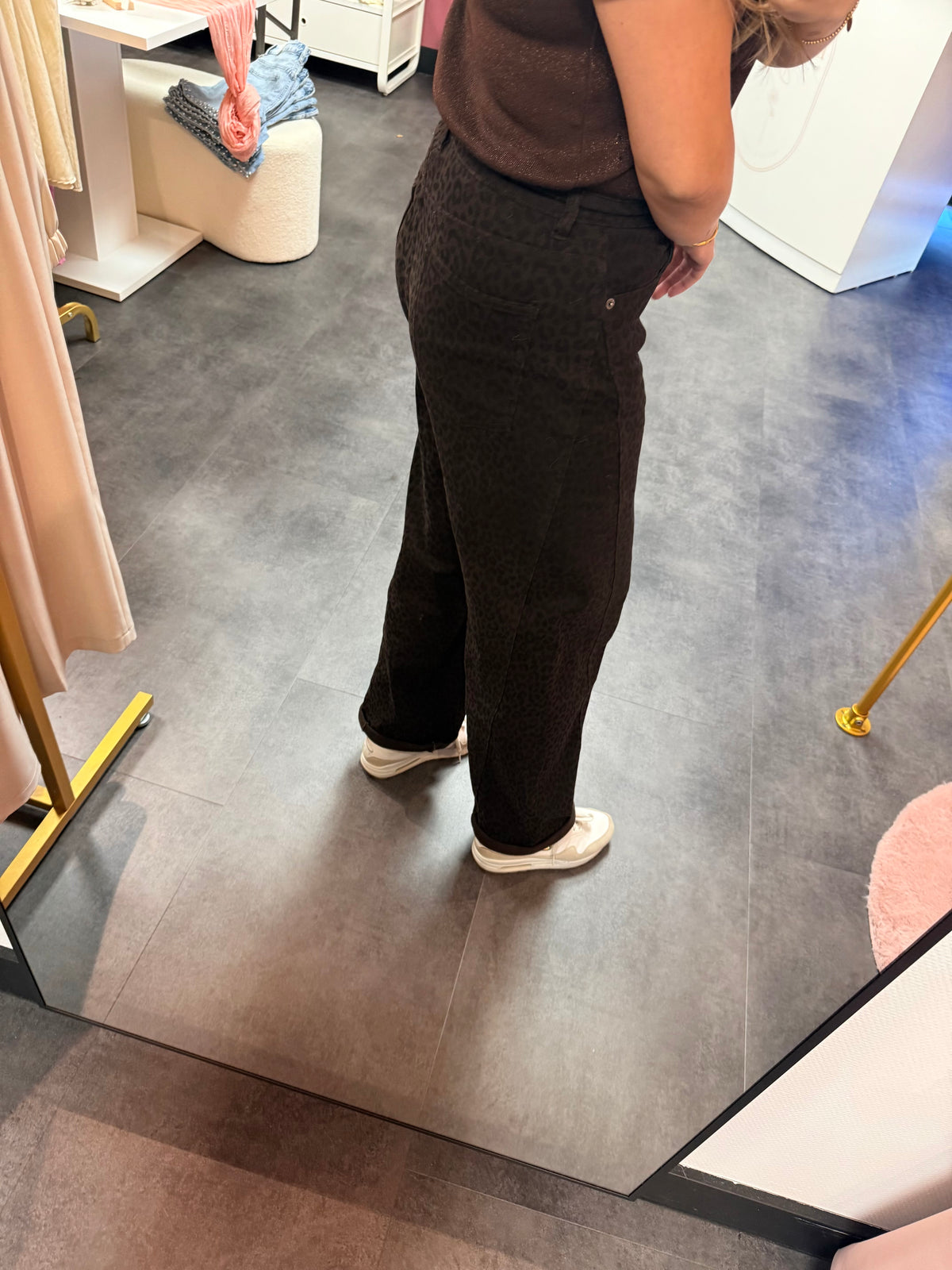 Donkere panterprint barrel broek