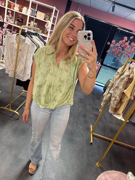 Losvallende groene top met Gouden Details