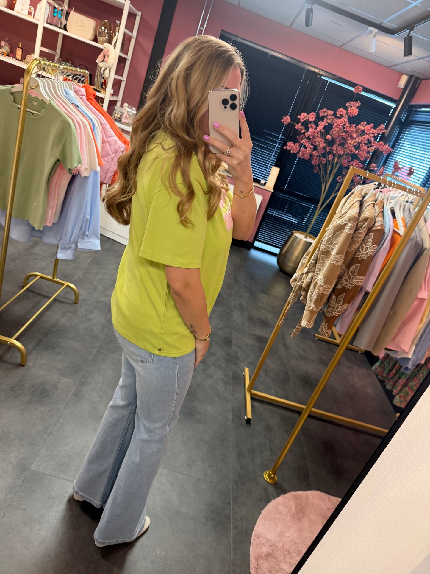Ambika t-shirt Bisous groen