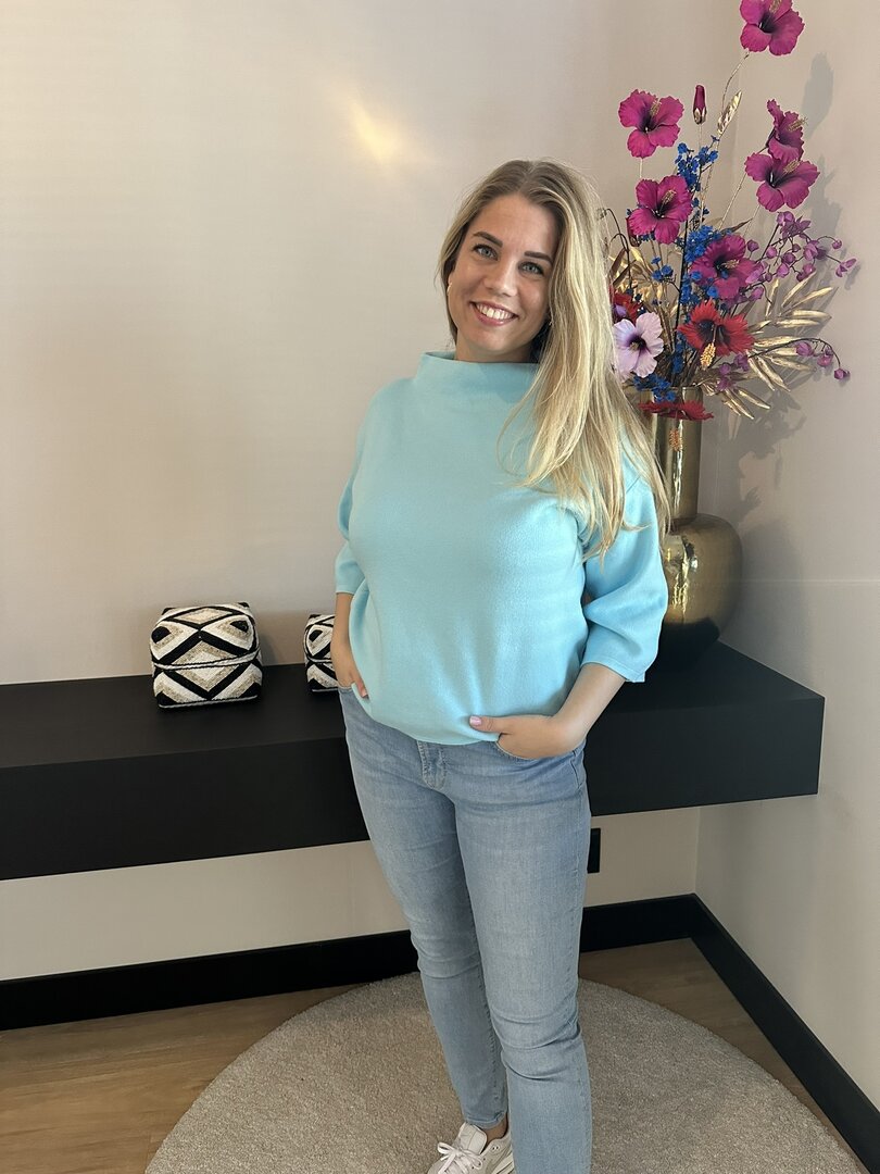 Trui Luna - lichtblauw met driekwartmouw