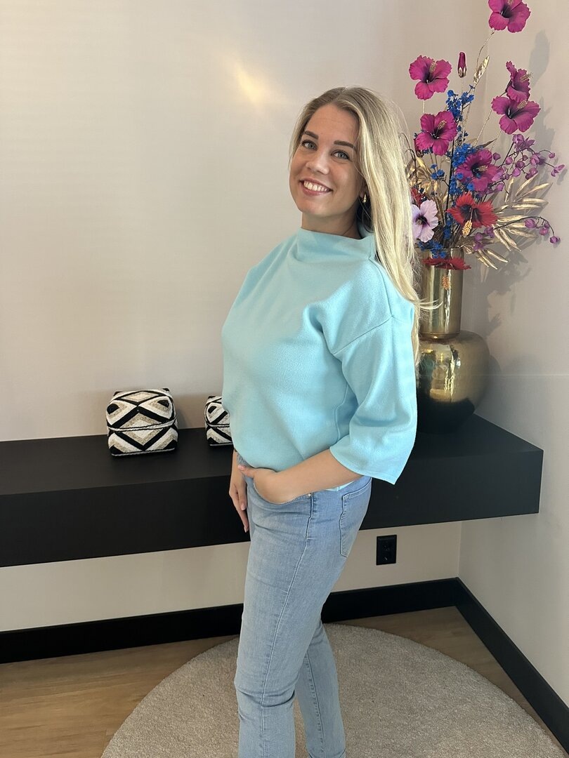 Trui Luna - lichtblauw met driekwartmouw