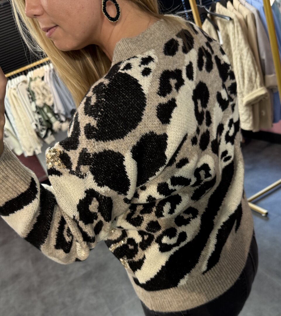 Leopard vest