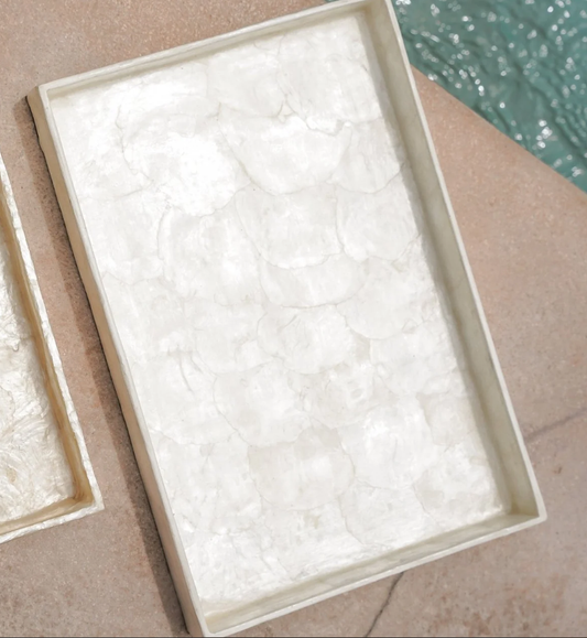 The Capiz plate - wit