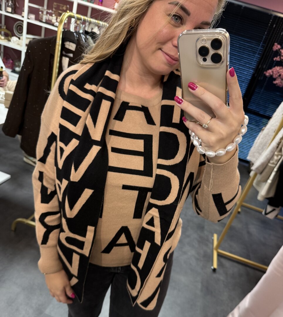 Trui inclusief sjaal