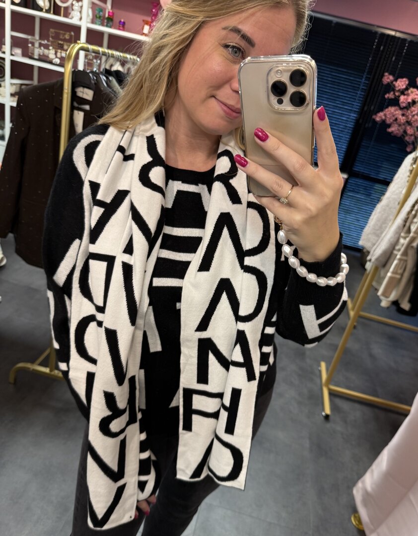 Trui zwart inclusief sjaal