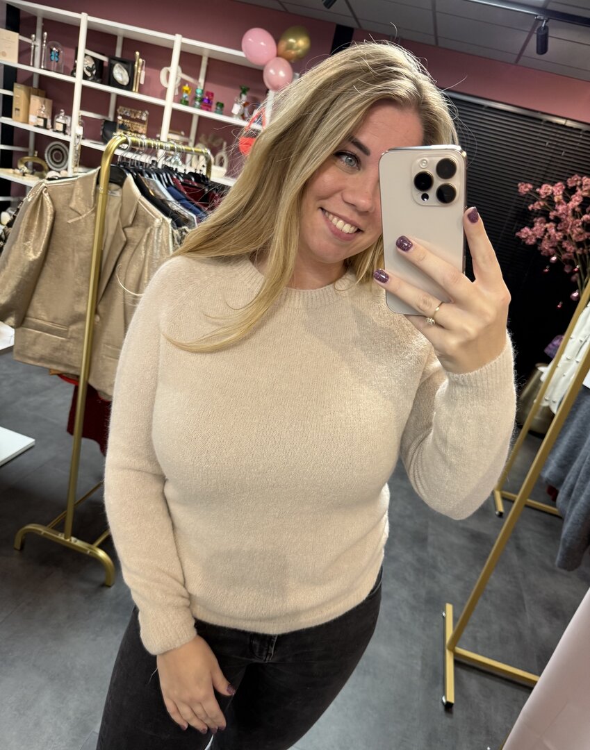 Basic trui licht beige