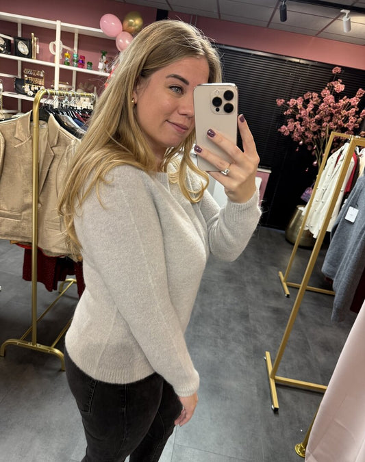 Basic trui licht grijs