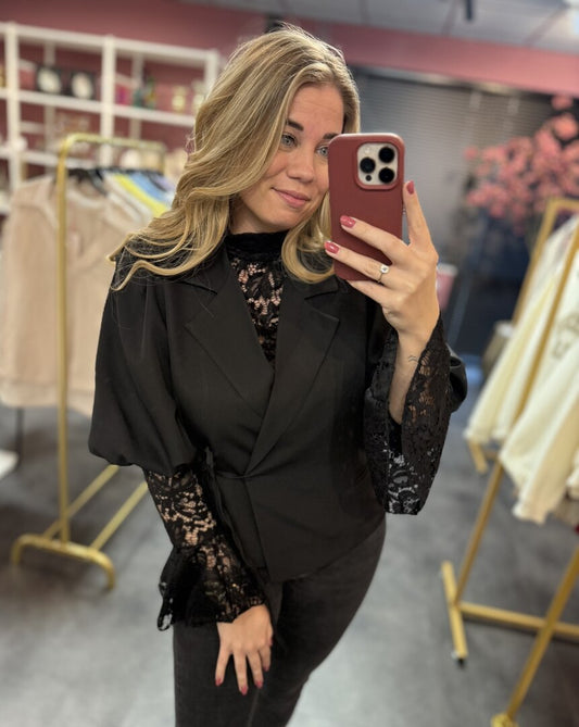 Korte wikkel blazer met pofmouw zwart