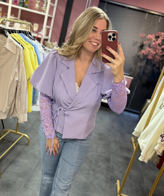 Wikkelblazer paars met kanten mouw
