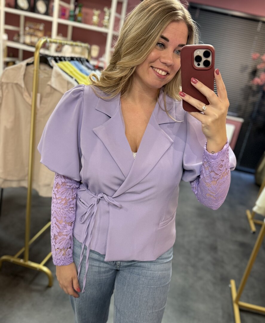 Wikkelblazer paars met kanten mouw