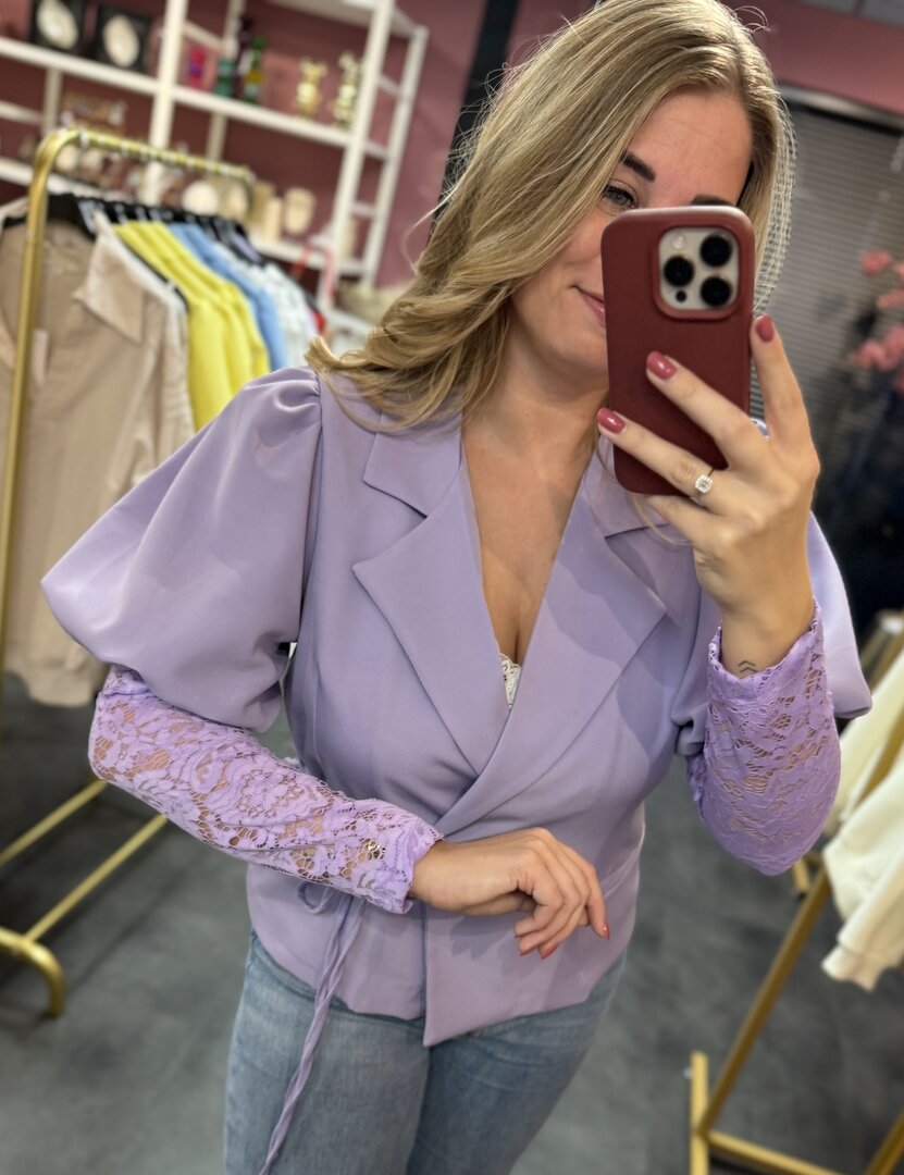 Wikkelblazer paars met kanten mouw