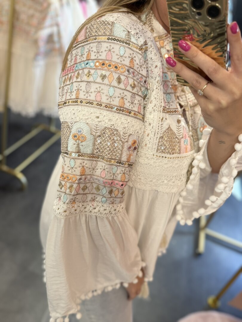 Wit blousje met een boho printje