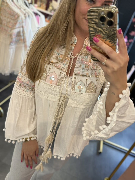 Wit blousje met een boho printje