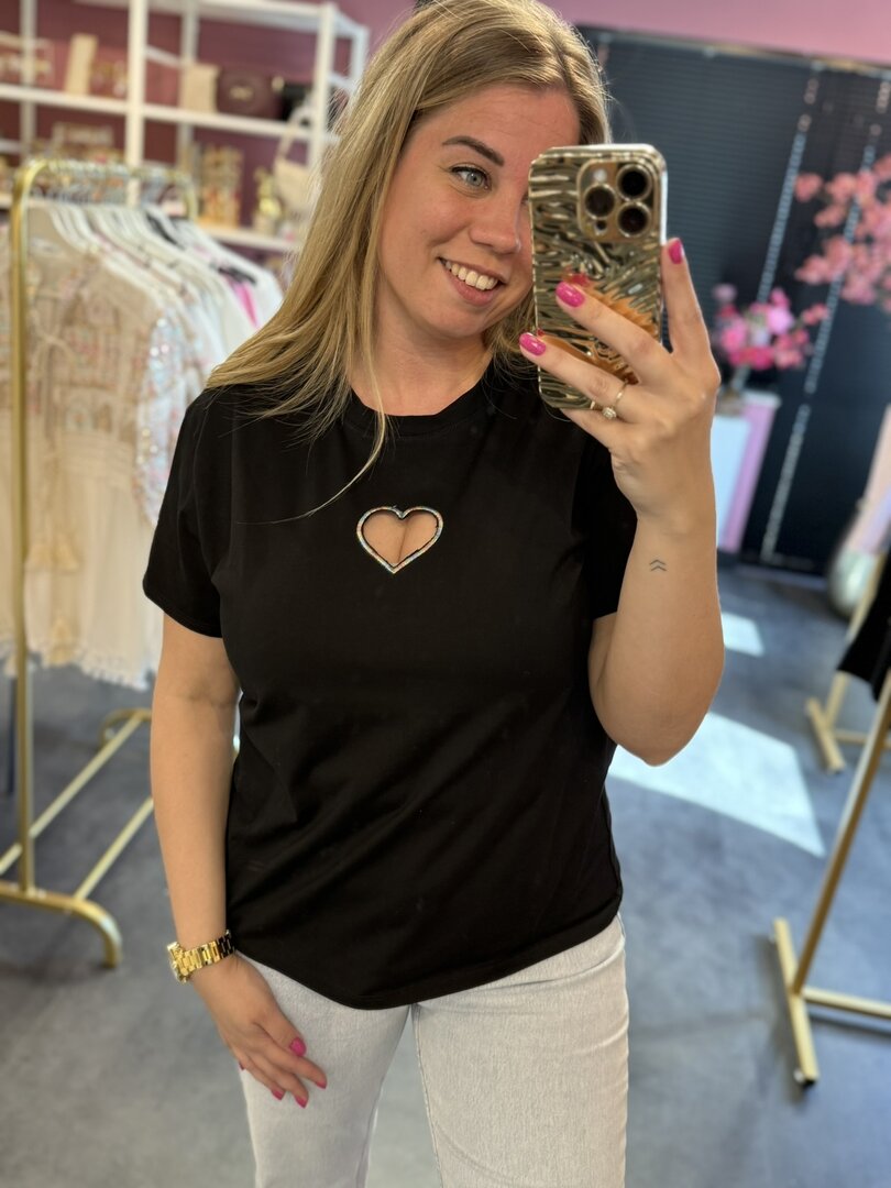 Zwart tshirt met een leuk hartje