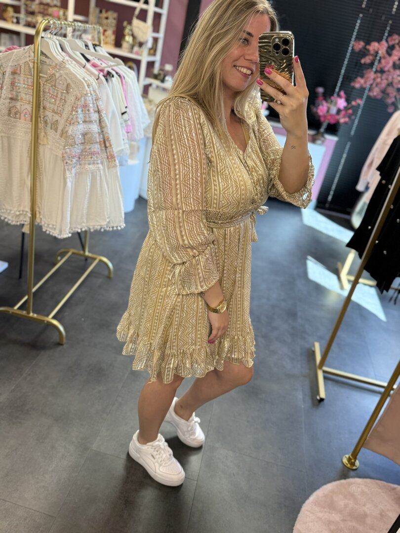 Jurkje in de kleur beige