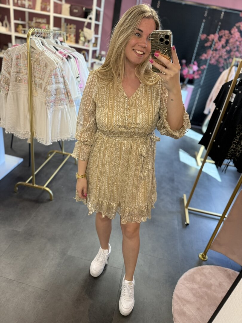 Jurkje in de kleur beige