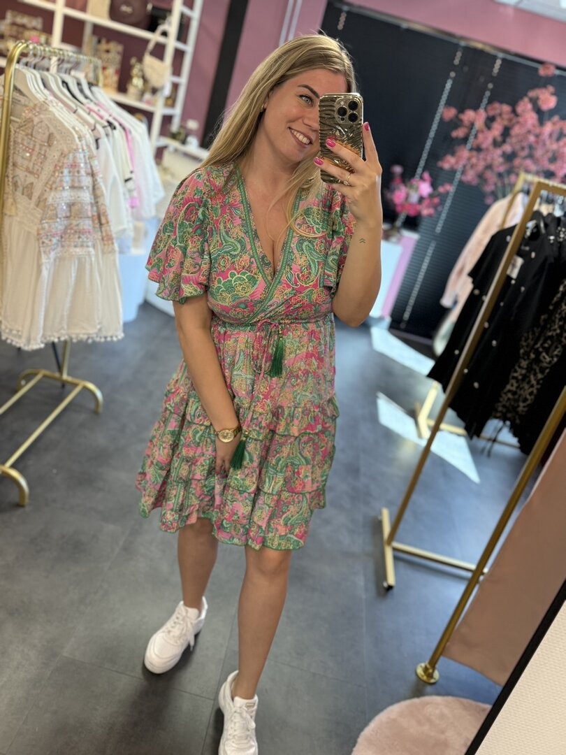 Fleurig jurkje in de kleur groen en roze