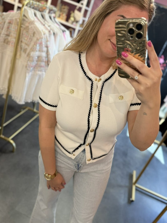 Witte top met gouden knopen