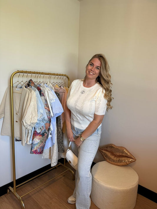 Wit shirt met strass embleem