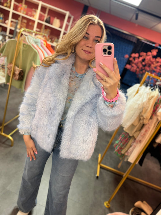 Faux fur jas lichtblauw - pre order