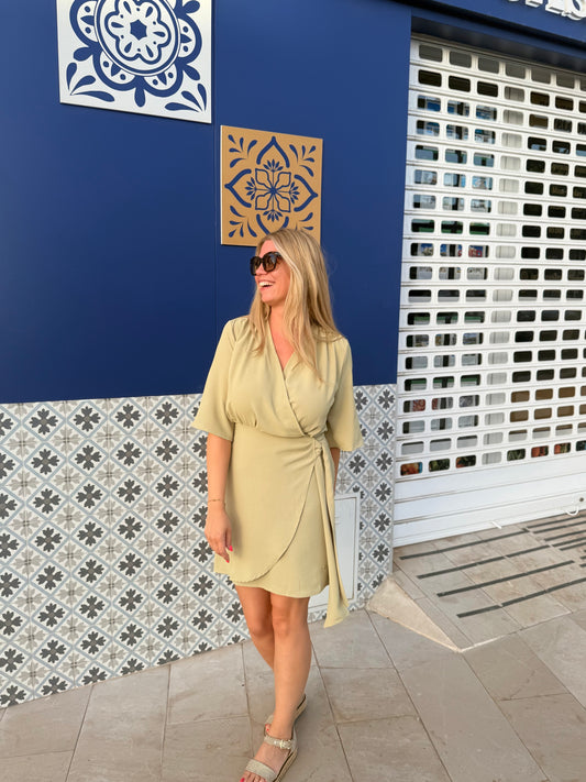 Jurk met knoopdetail - groen