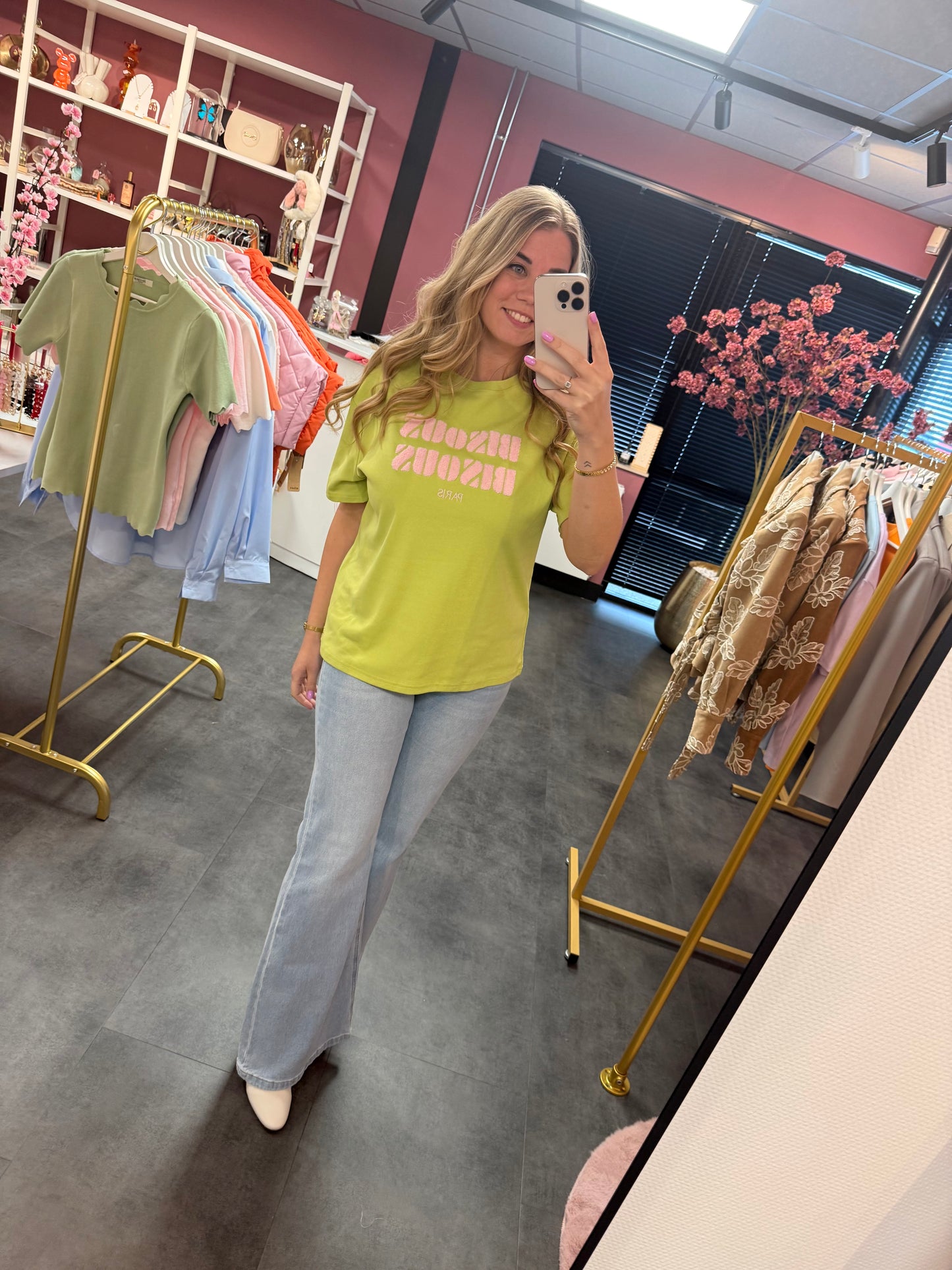 Ambika t-shirt Bisous groen