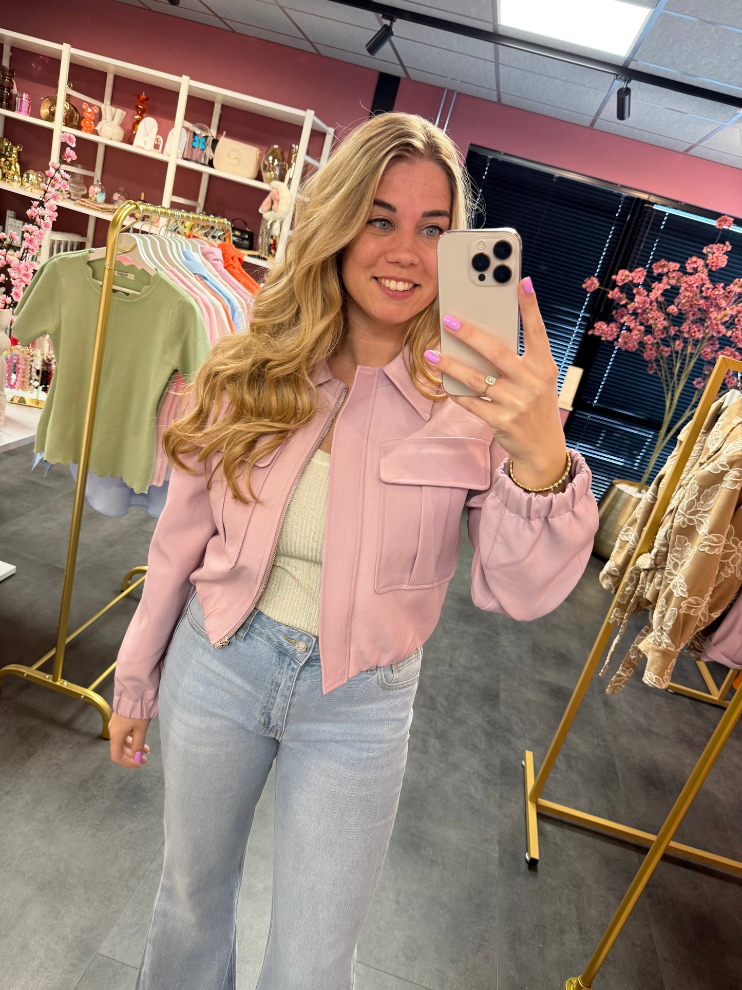 Kort jasje in een leuke lila kleur