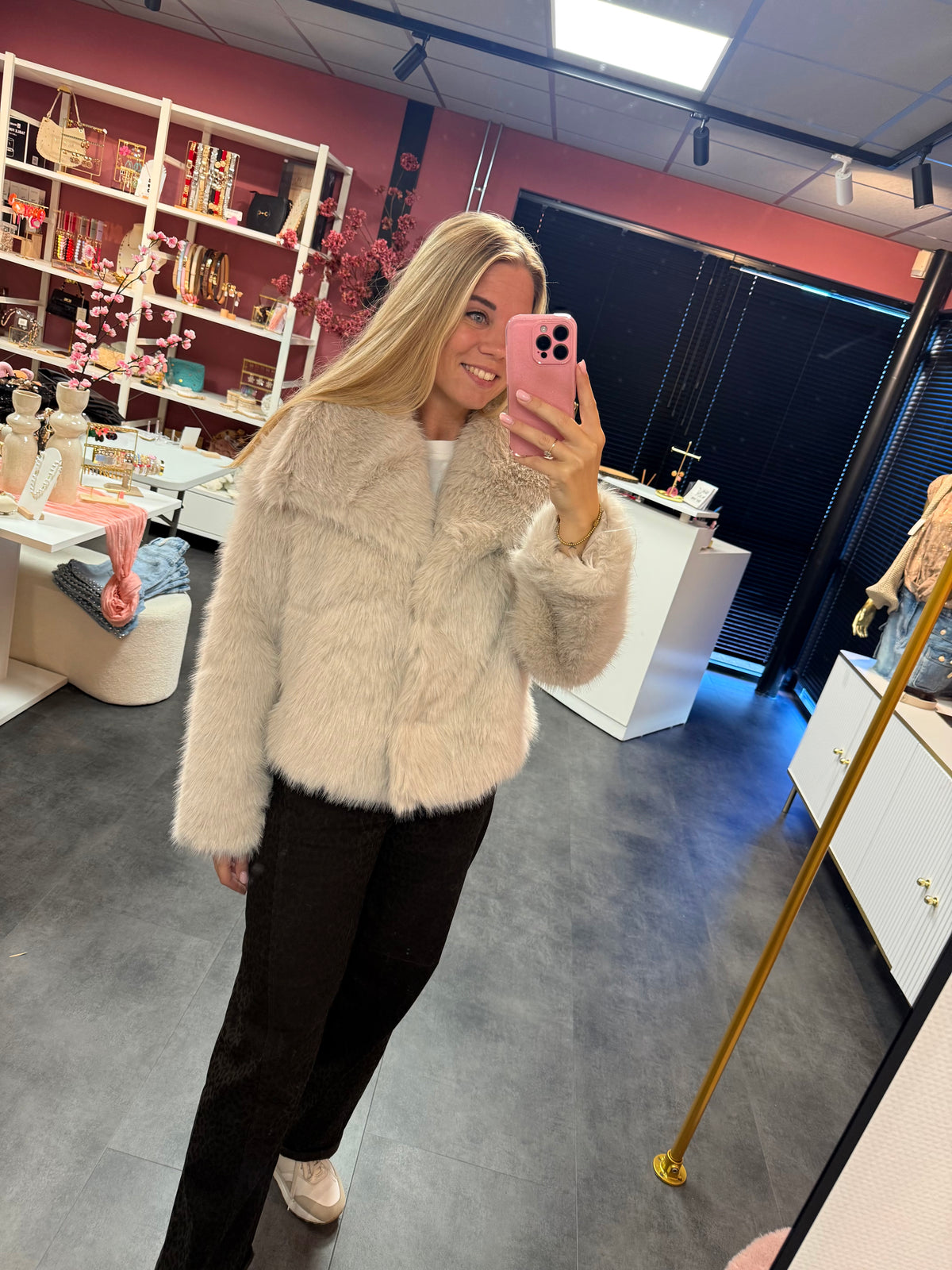 Faux fur jas beige
